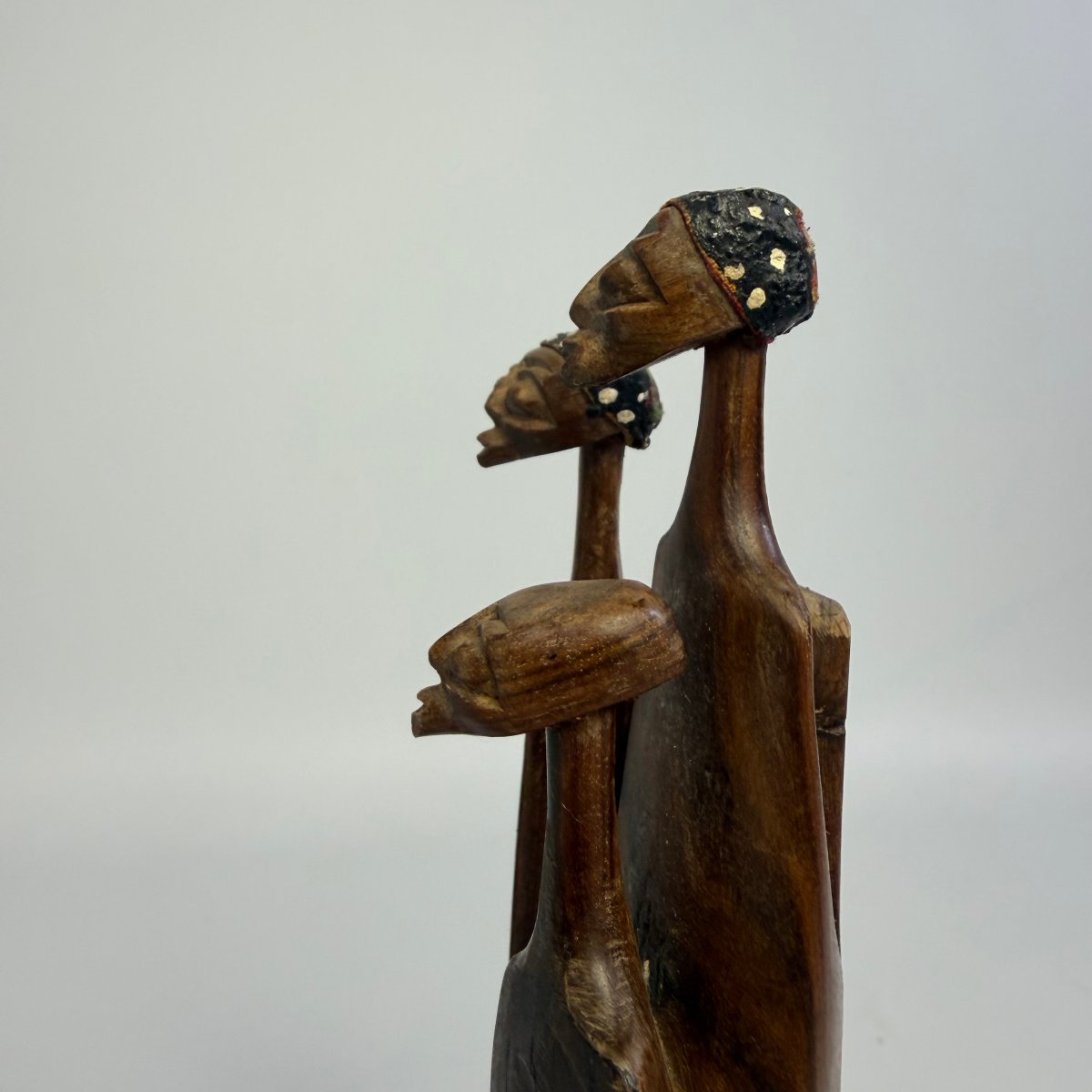 Sculpture tribale représentant un groupe familial de la tribu Makonde -photo-6