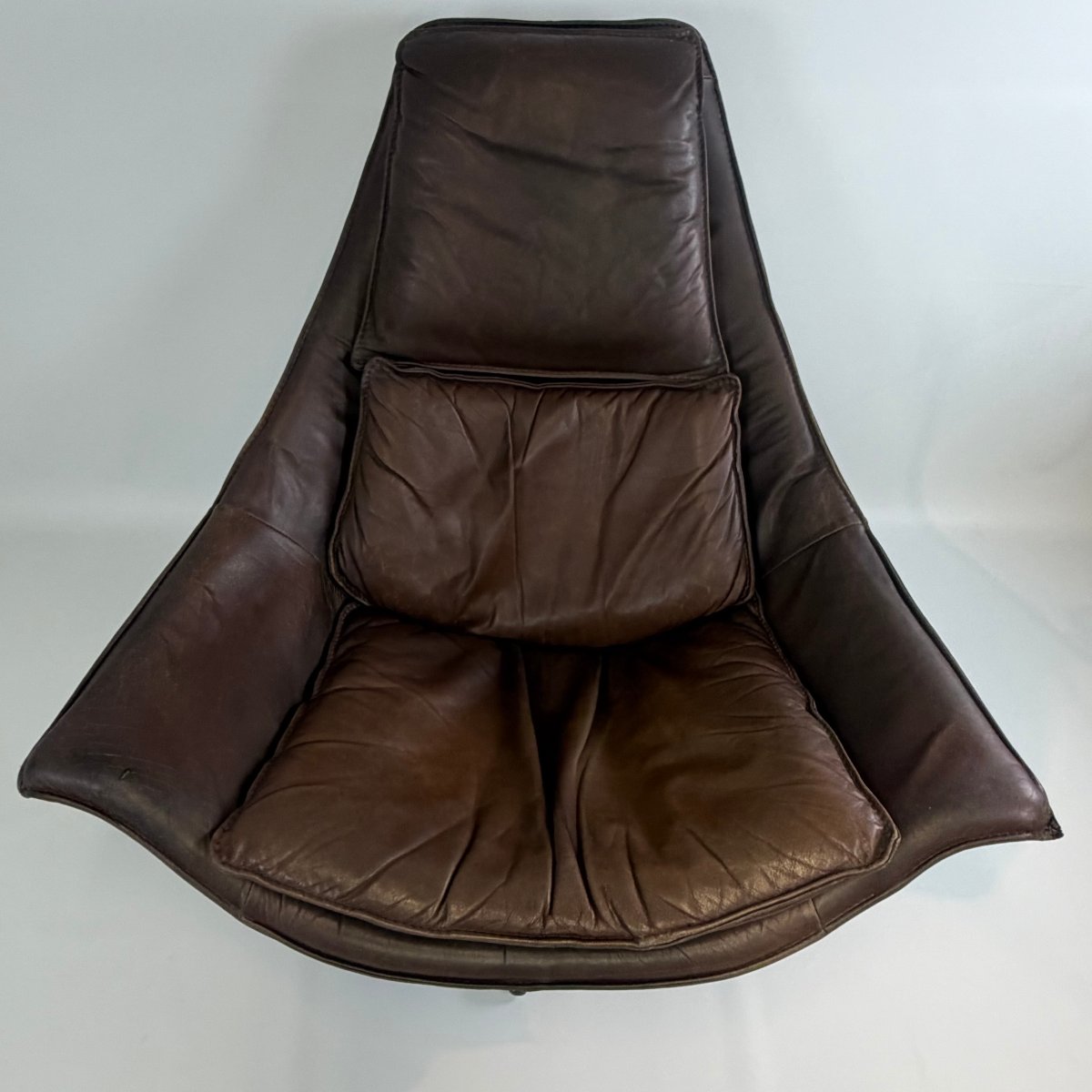 Fauteuil pivotant « Master » en cuir de buffle de Leolux-photo-4