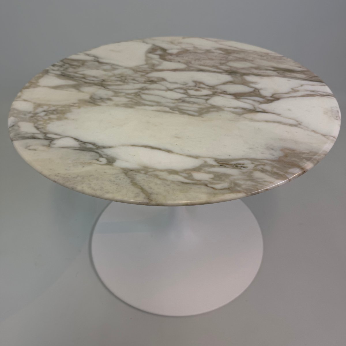 Table basse d’Eero Saarinen pour Knoll 