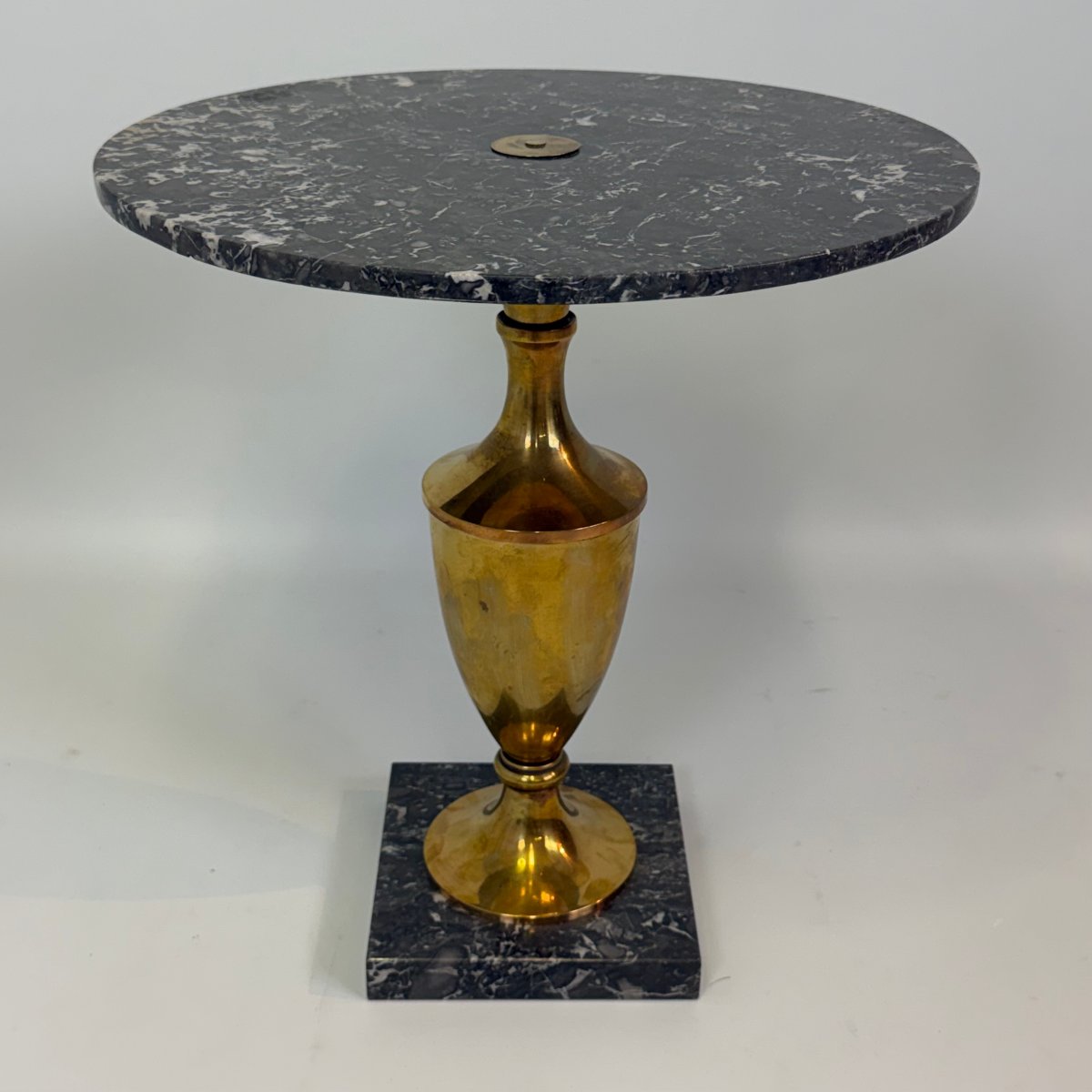 Paire de tables d'appoint en marbre de style Hollywood Regency de Maison Jansen -photo-7