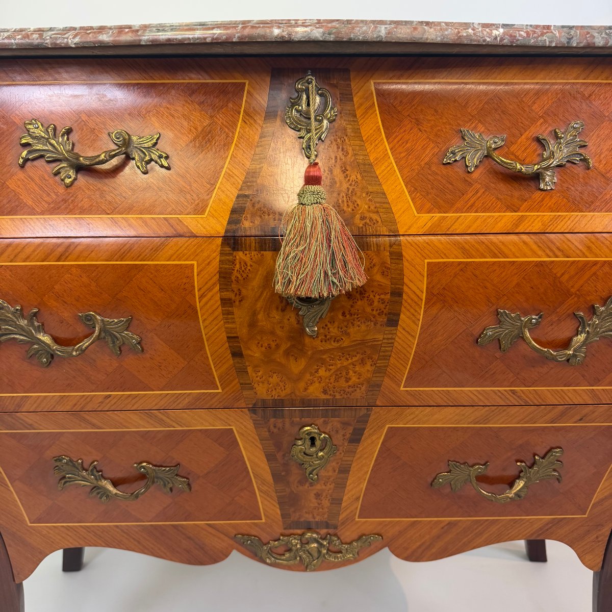 Commode bombée de style Louis XV -photo-3