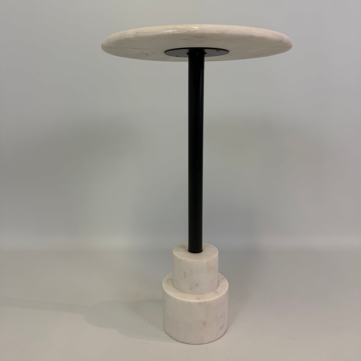 Table sur pied postmoderne en marbre-photo-4