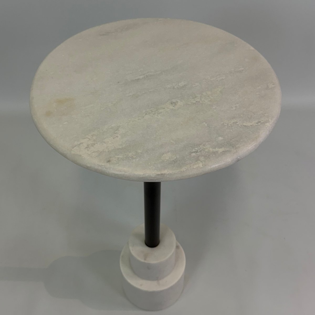 Table sur pied postmoderne en marbre-photo-5