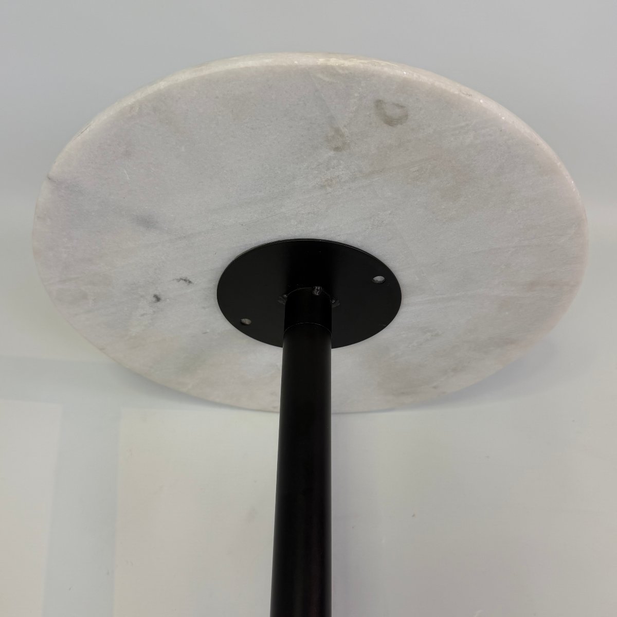 Table sur pied postmoderne en marbre-photo-6