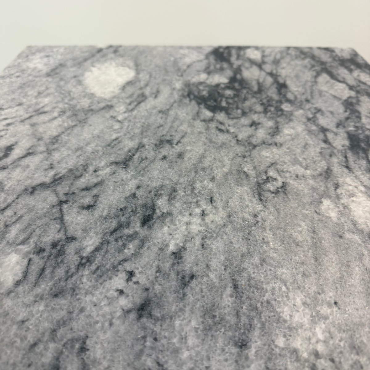 Table d'appoint en marbre de Jacques Goossens-Bara -photo-5
