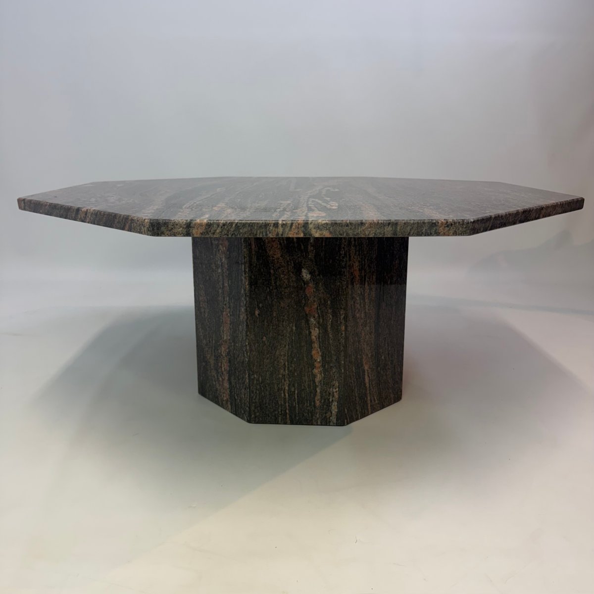Table basse octogonale en granit -photo-4