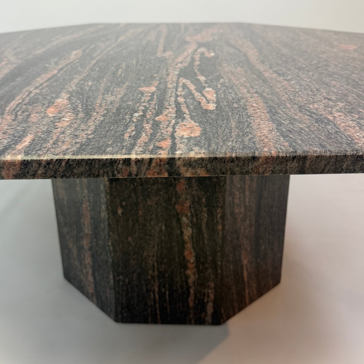 Table basse octogonale en granit -photo-3