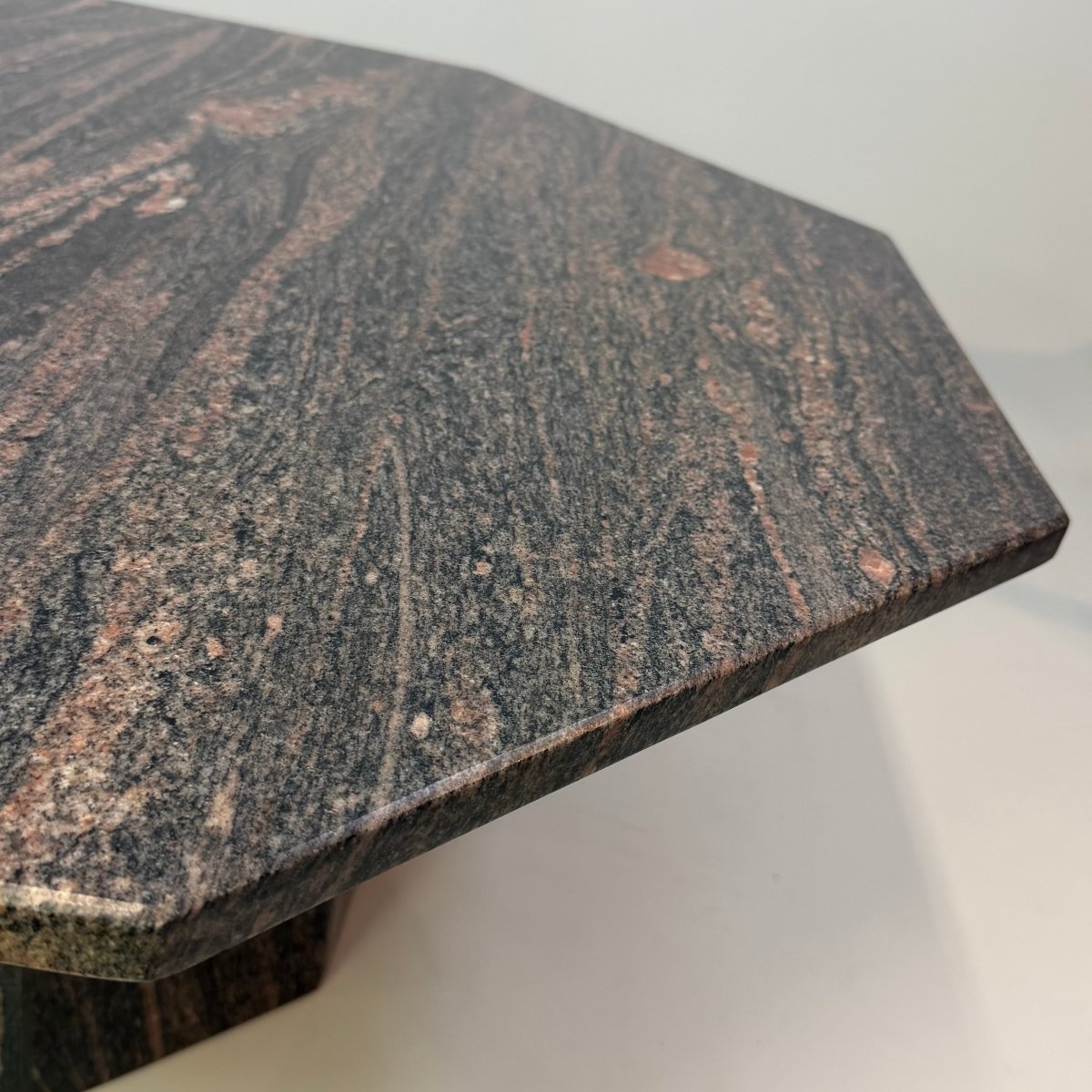 Table basse octogonale en granit -photo-4