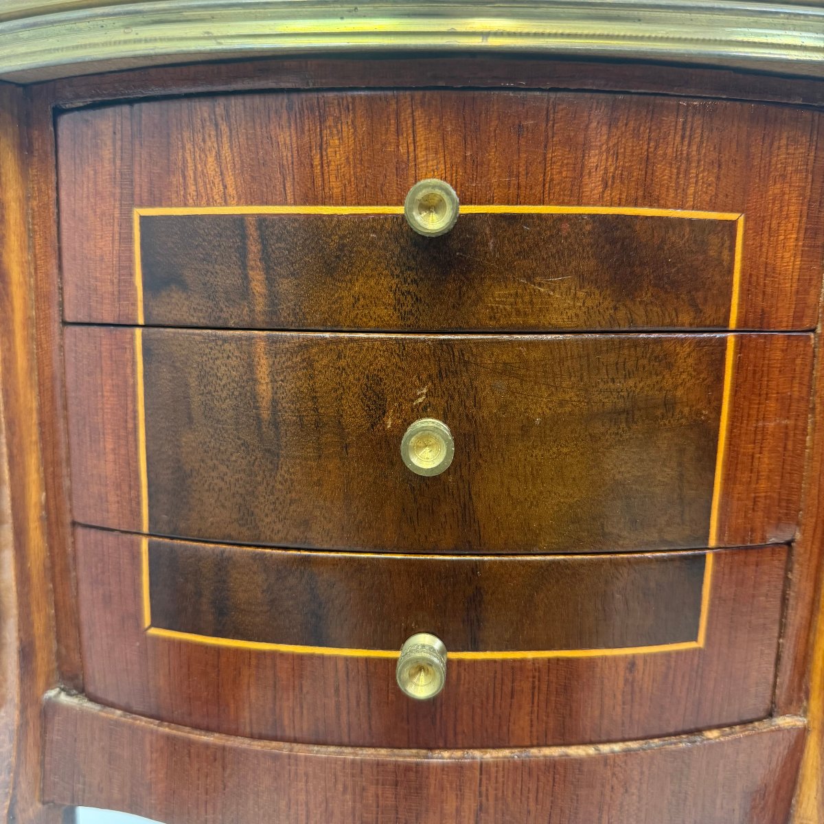 A Pair Of Antique Louis XVI-style Nightstands -photo-1