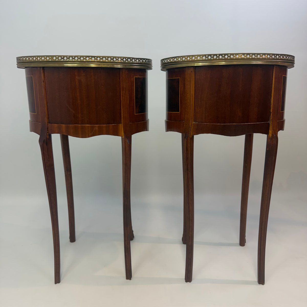 A Pair Of Antique Louis XVI-style Nightstands -photo-2