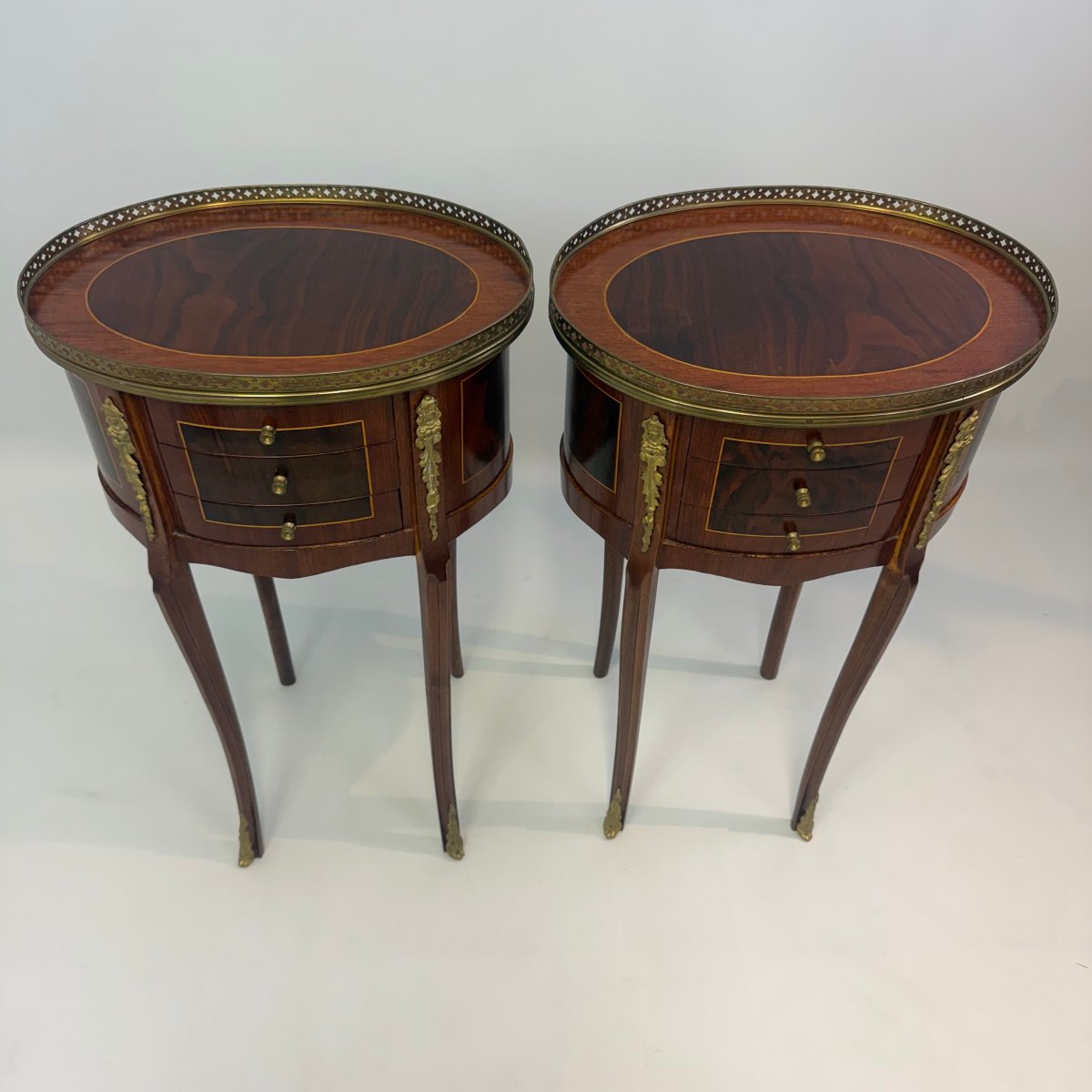 A Pair Of Antique Louis XVI-style Nightstands -photo-4
