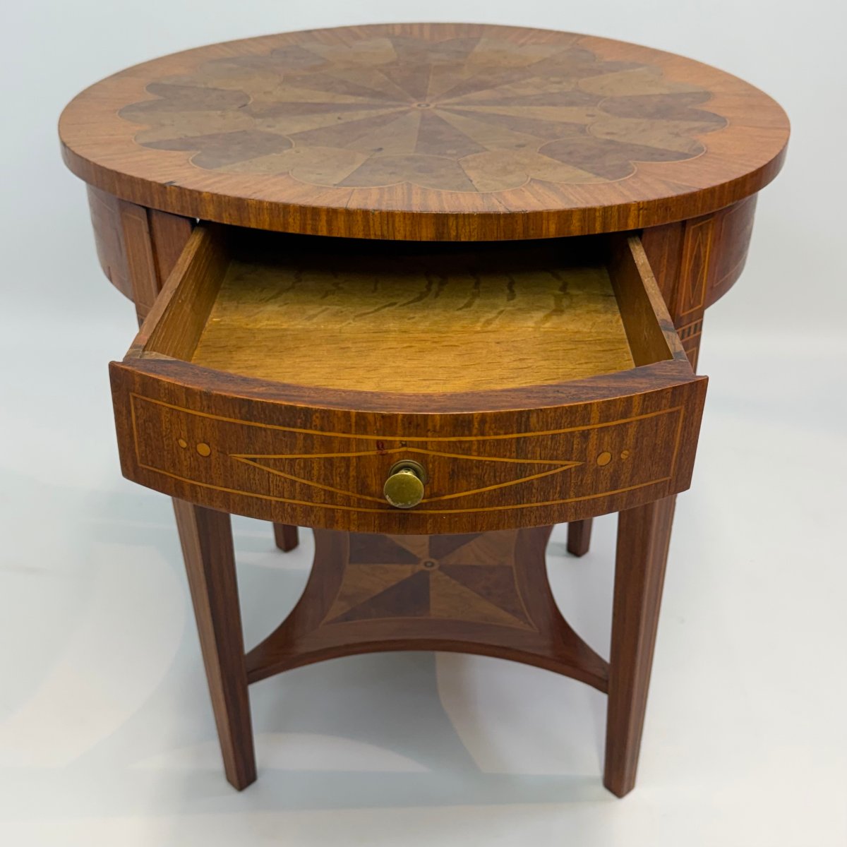 Louis XVI-style Side Table -photo-2