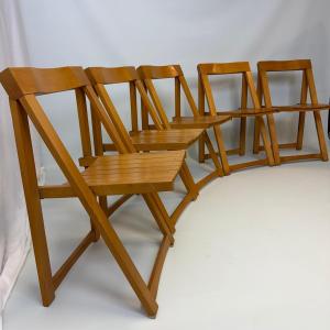Chaises pliantes par Drevounia