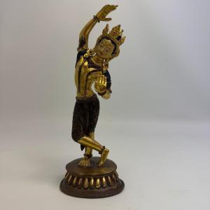 Sculpture en bronze doré représentant Maya Devi