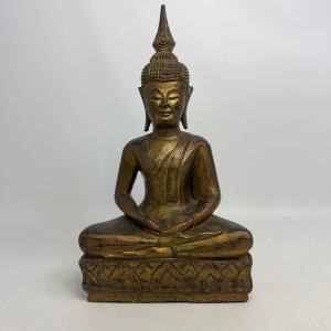 Statue thaïlandaise en bois représentant un Bouddha Lanna en méditation