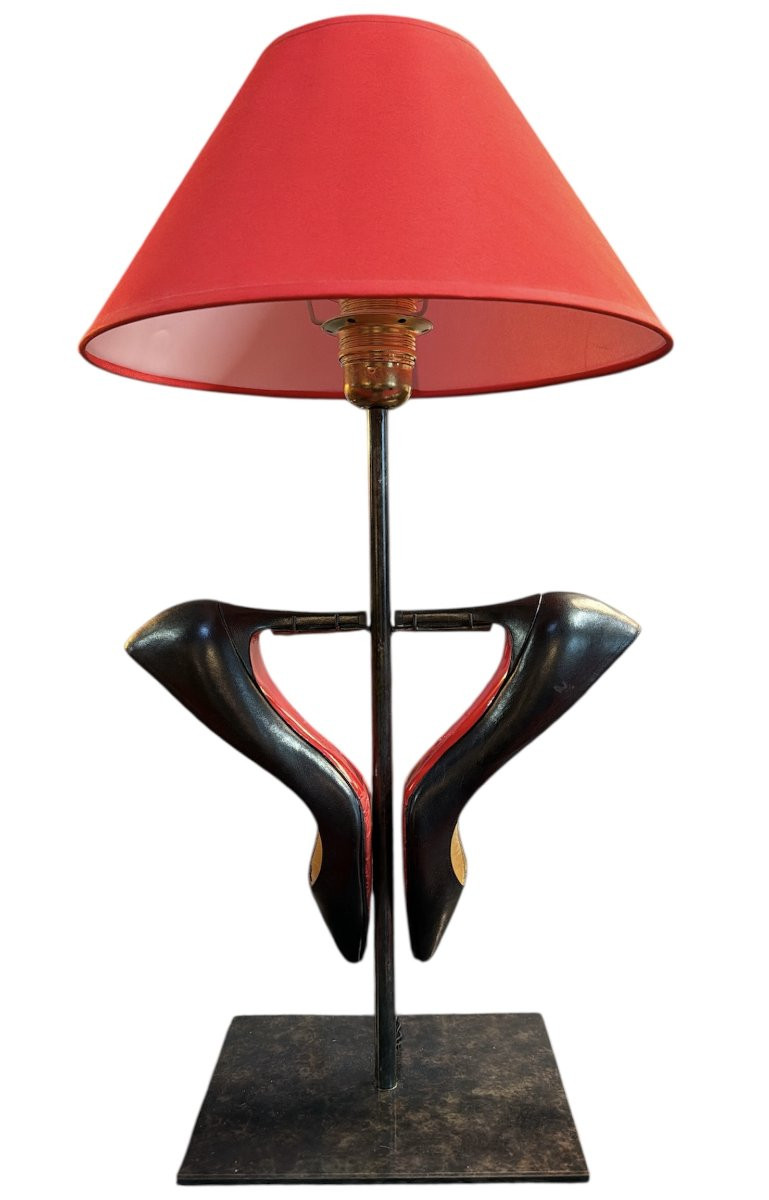 Cinderella Lamp : Two Louboutin Shoes Mounted As A Lamp-photo-5