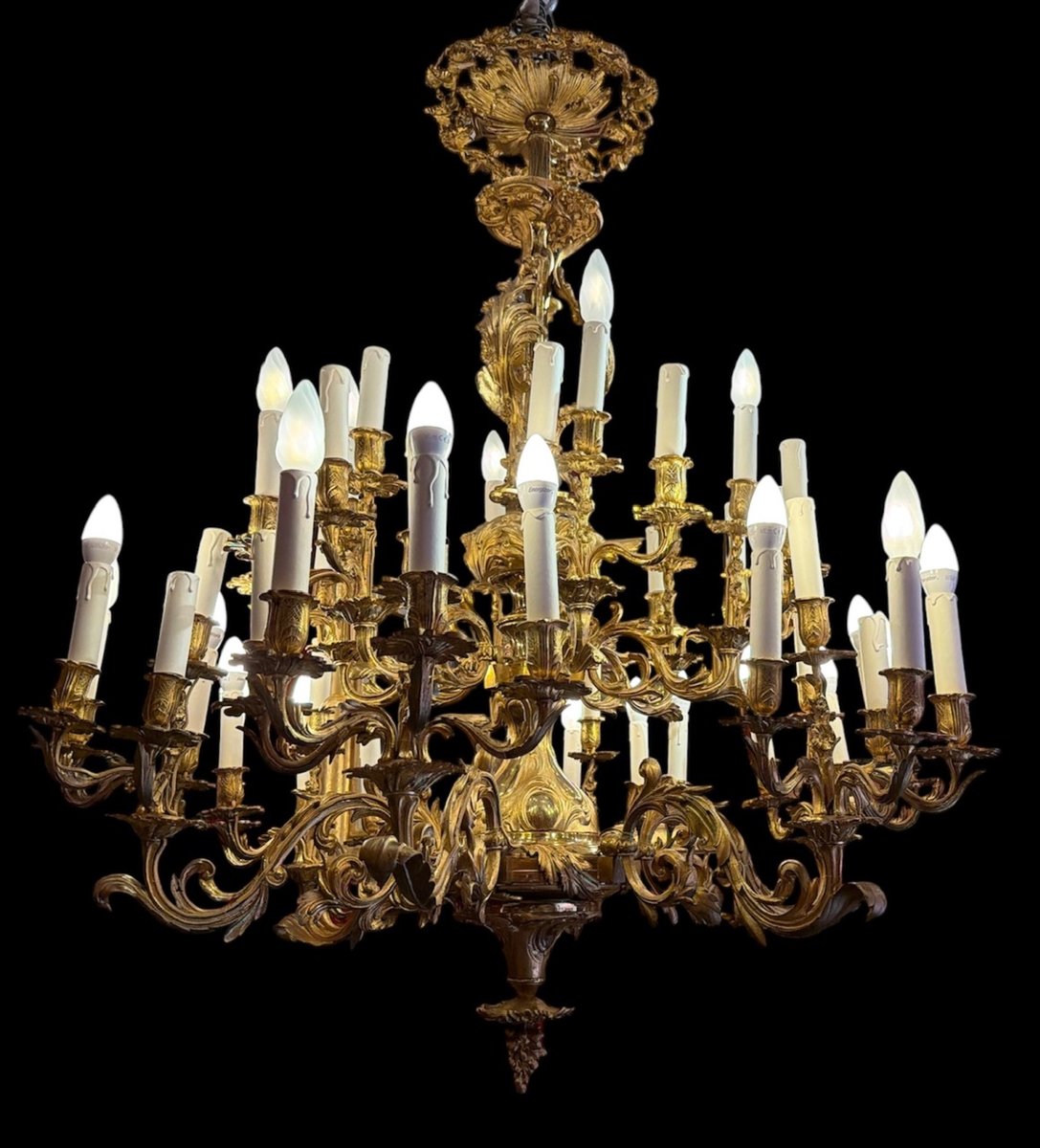 Gilded Bronze Chandelier With 42 Light Arms Arranged In Two Rows, Featuring A Regency-style Acanthus Leaf Motif -photo-1
