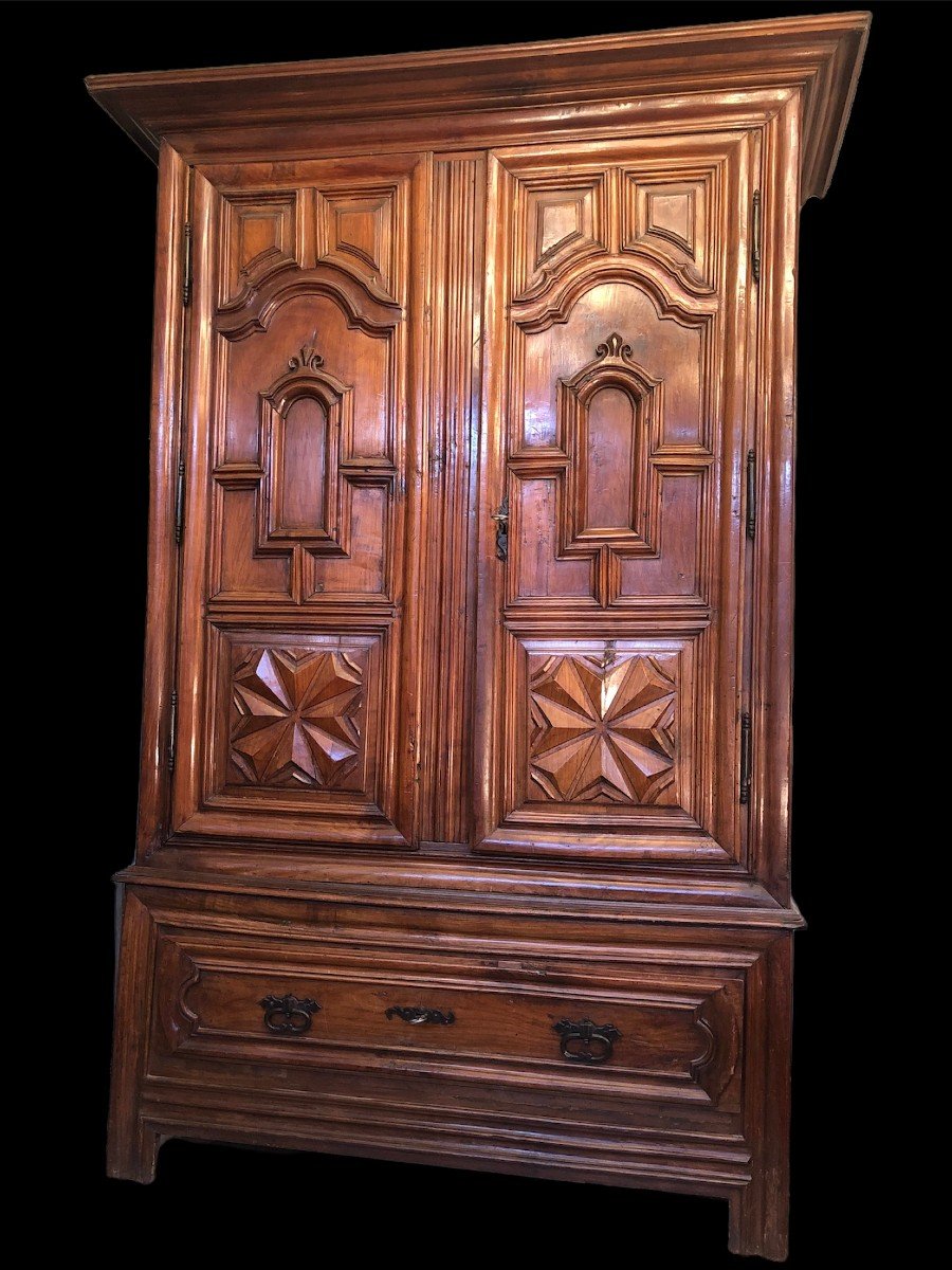 Armoire Pantalonnière En Cerisier Du 17è Siècle Ouvrant Par Deux Portes Et Un Grand Tiroir-photo-1