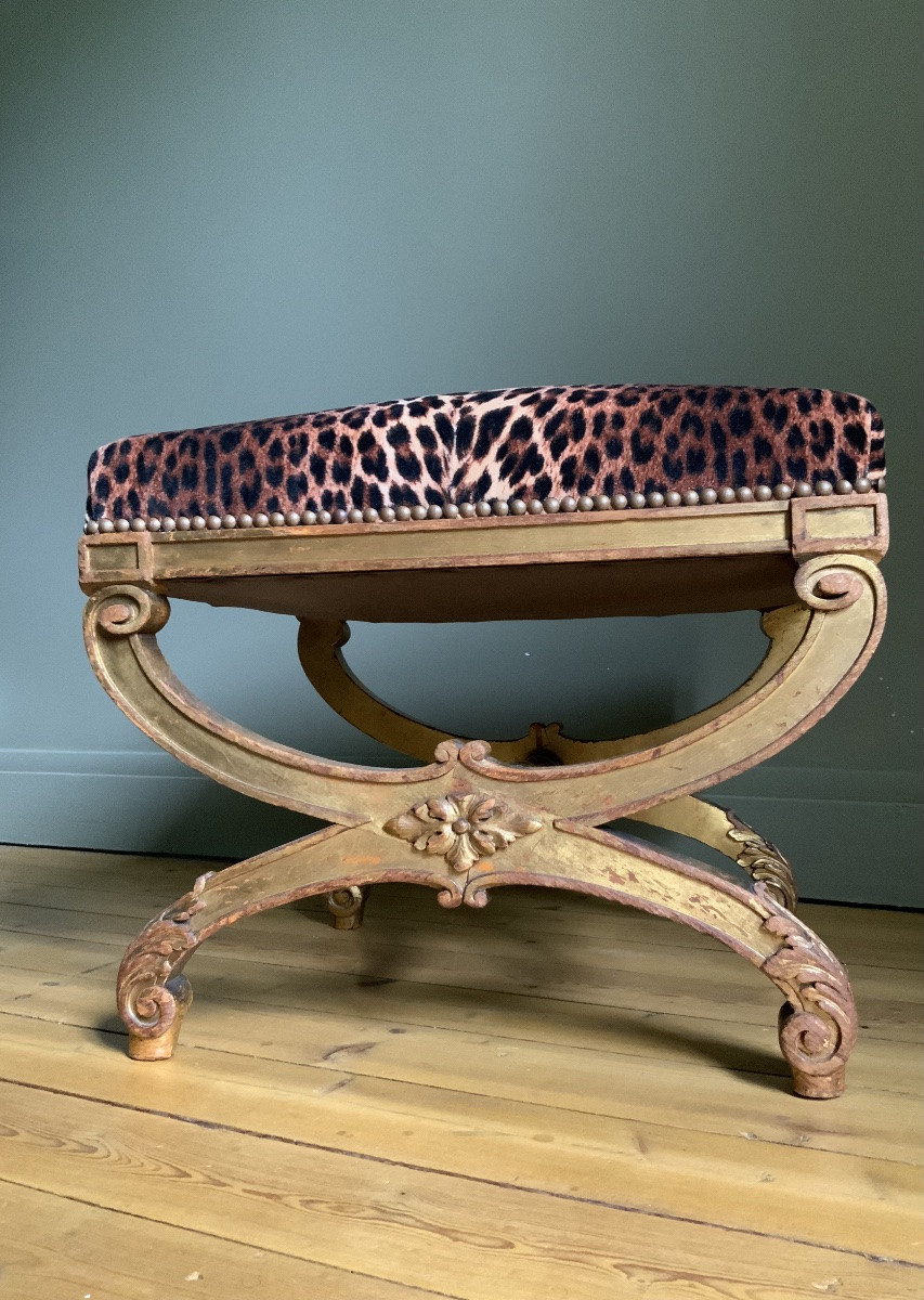 Early 20th Century: Gilded Wooden Stool With Leopard Print Upholstery -photo-2