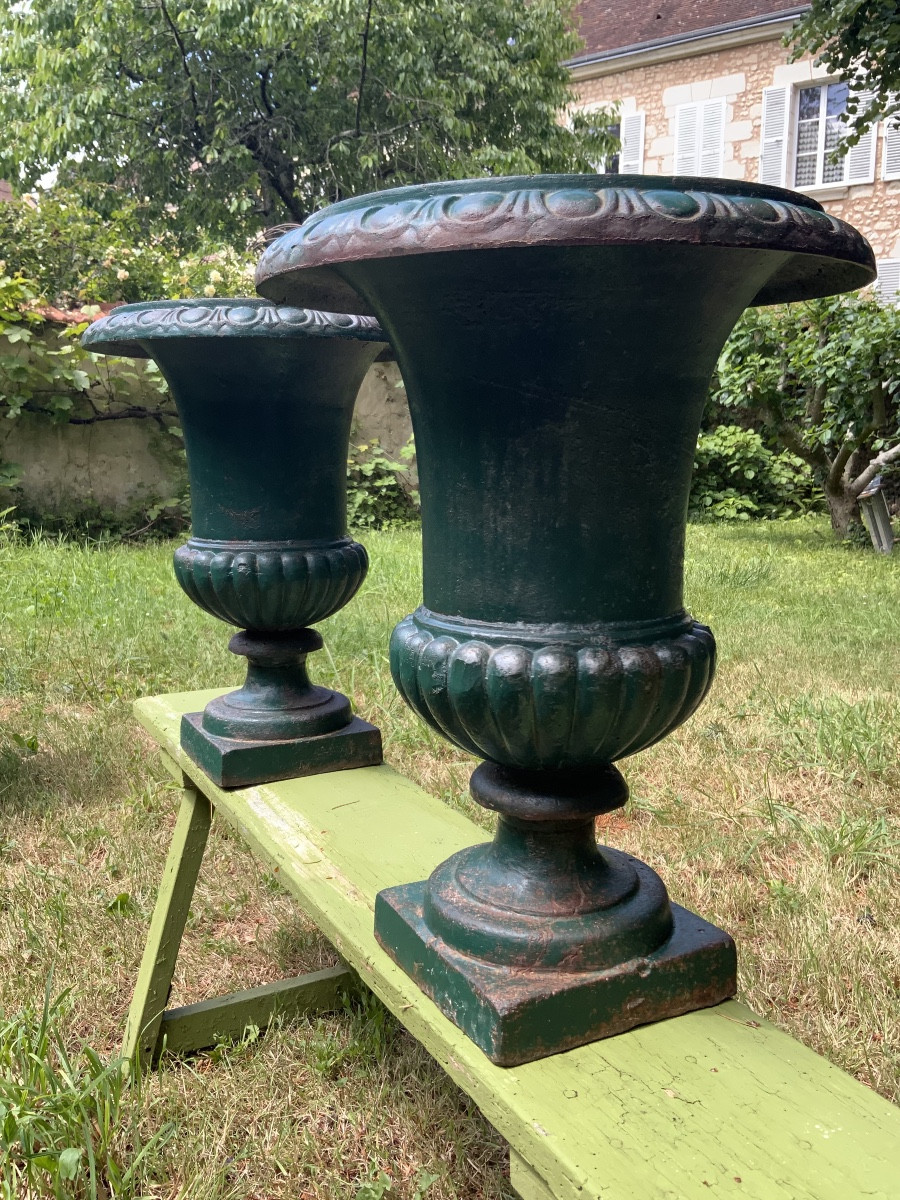 Paire de vases Médicis en fonte