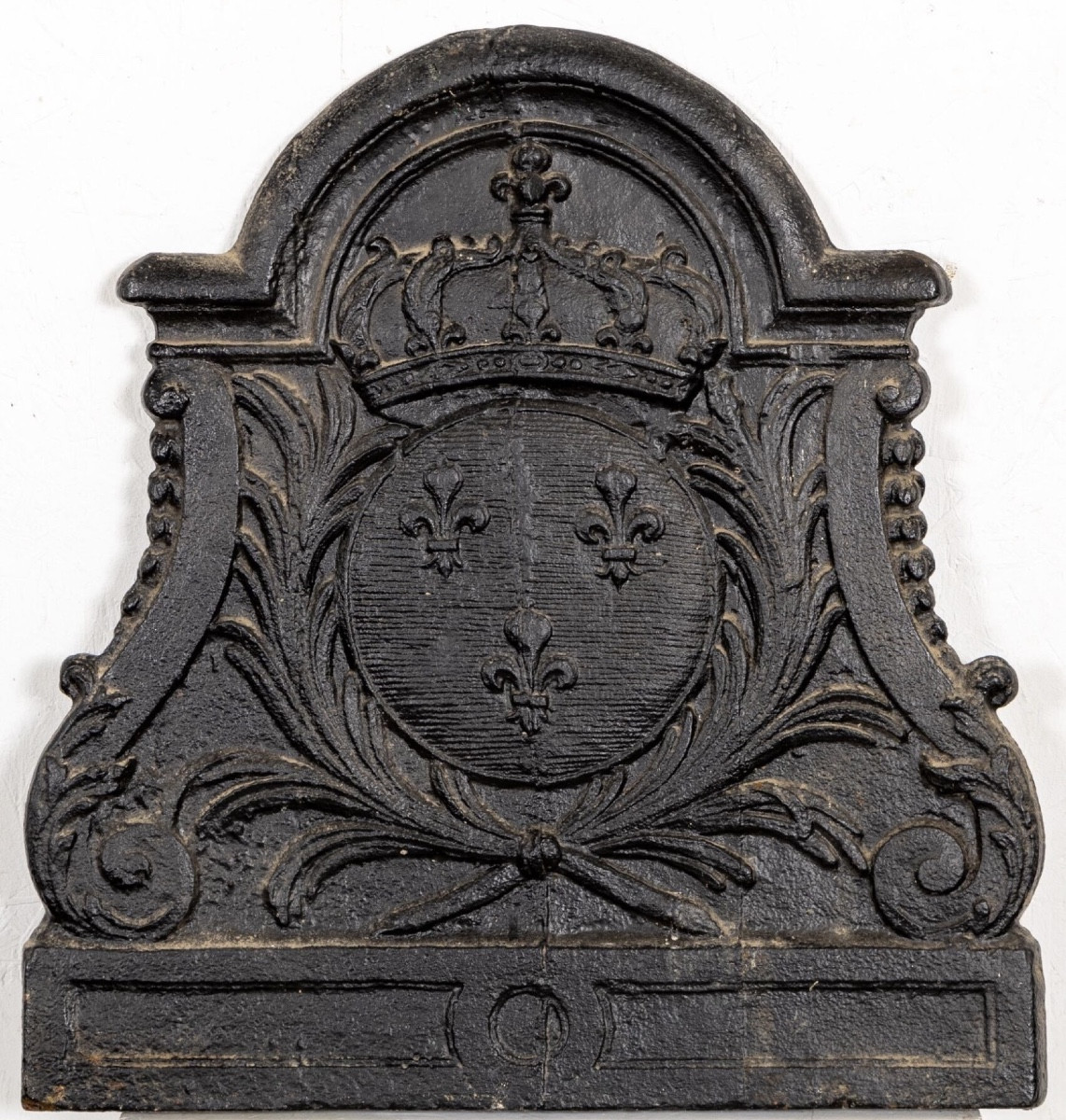 Une plaque de cheminée aux armes de France