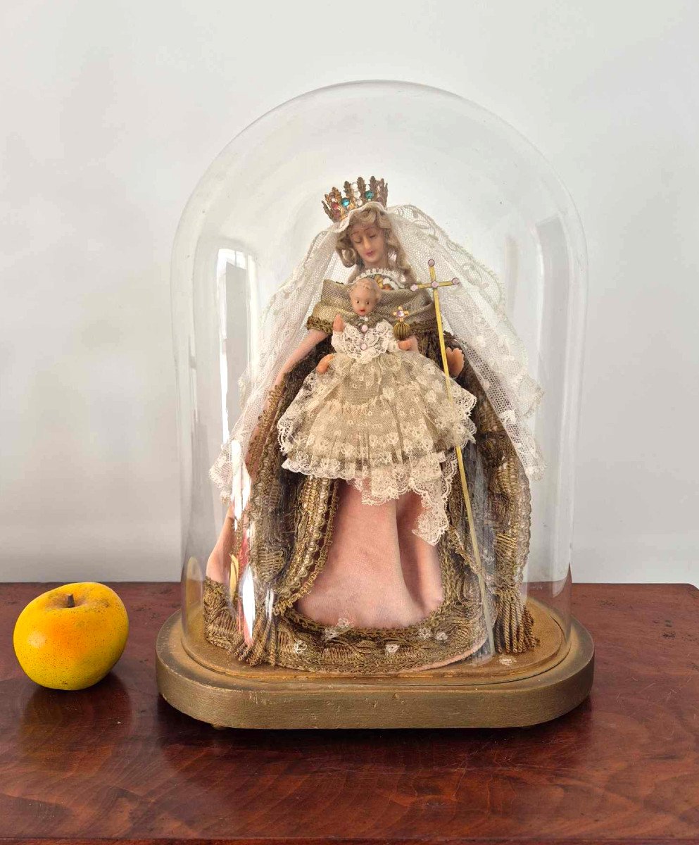 Virgin And Child Jesus In Wax And Fabrics Under Glass Globe - Religiosa