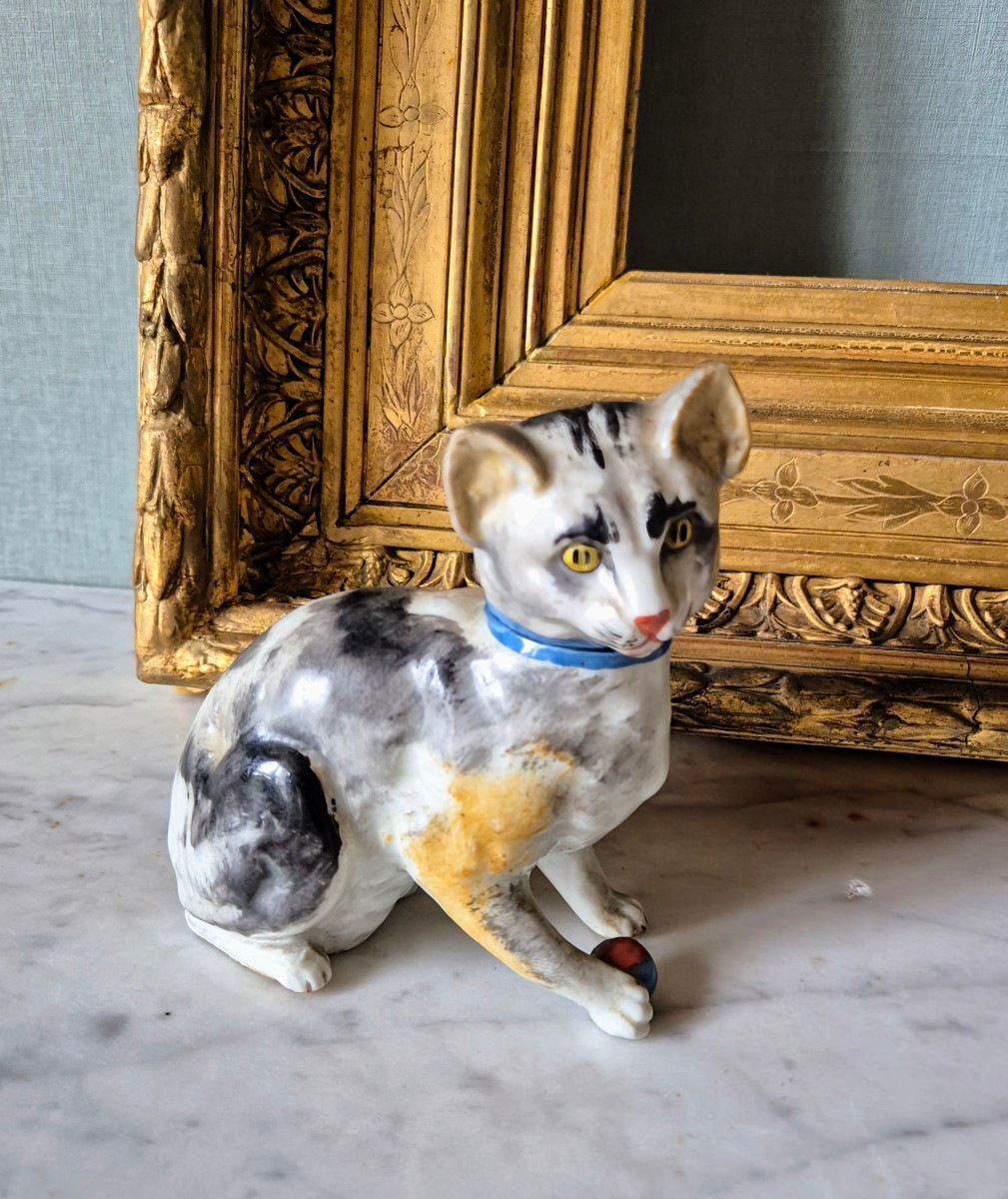Porcelain Snuffbox Cat Playing Ball Circa 1900