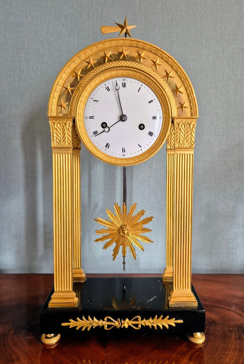 Pendule Mystérieuse d'époque Empire – Pendule Portique Attr. à Lepaute