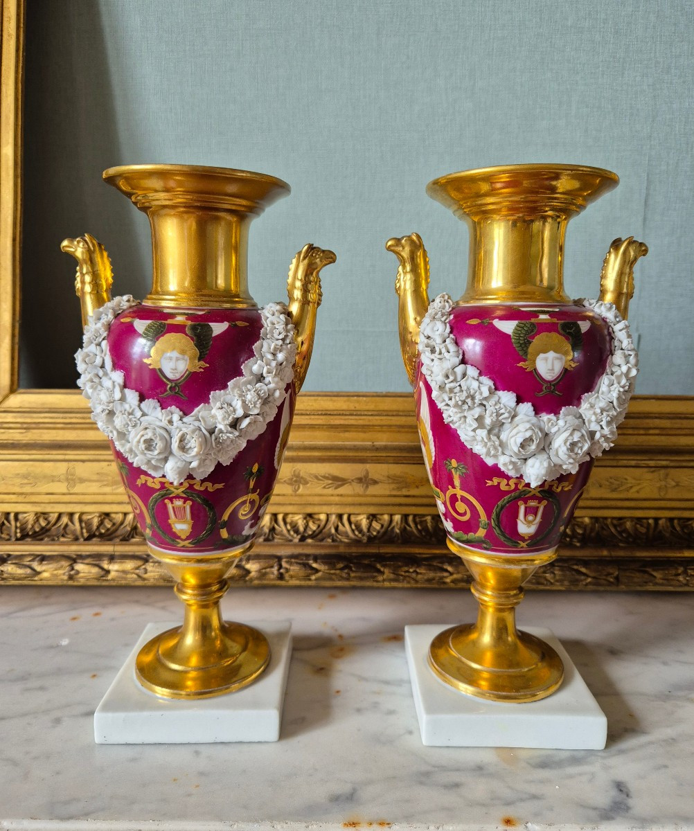 Paire de vases Epoque Empire attribuée à Dagoty – Vases aux saisons. Allégorie de la musique 
