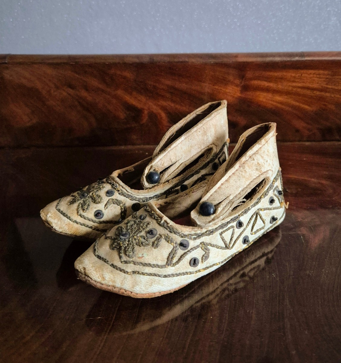 Pair Of Embroidered Chinese Slippers For A Young Child - 19th Century -photo-4