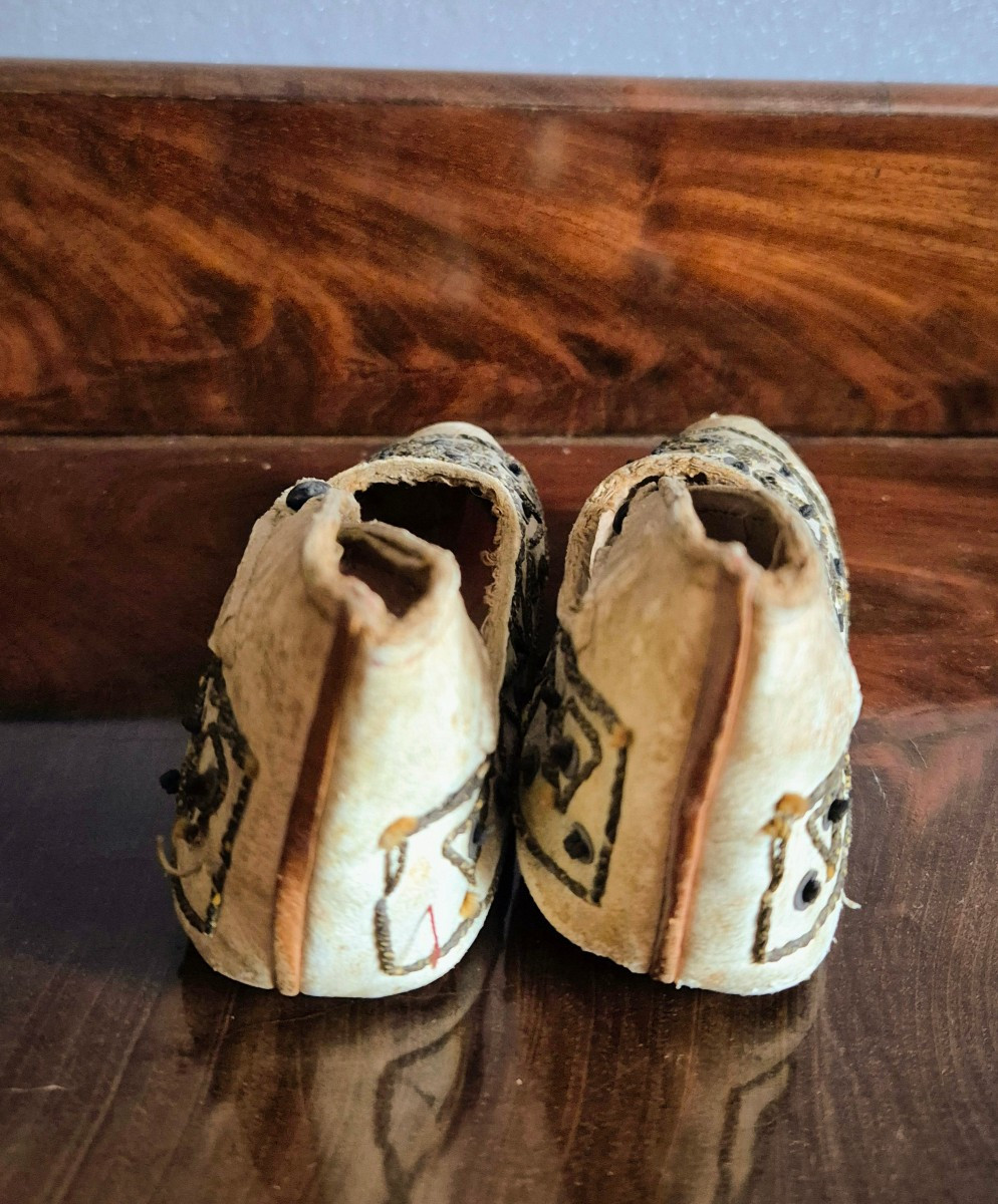 Pair Of Embroidered Chinese Slippers For A Young Child - 19th Century -photo-2