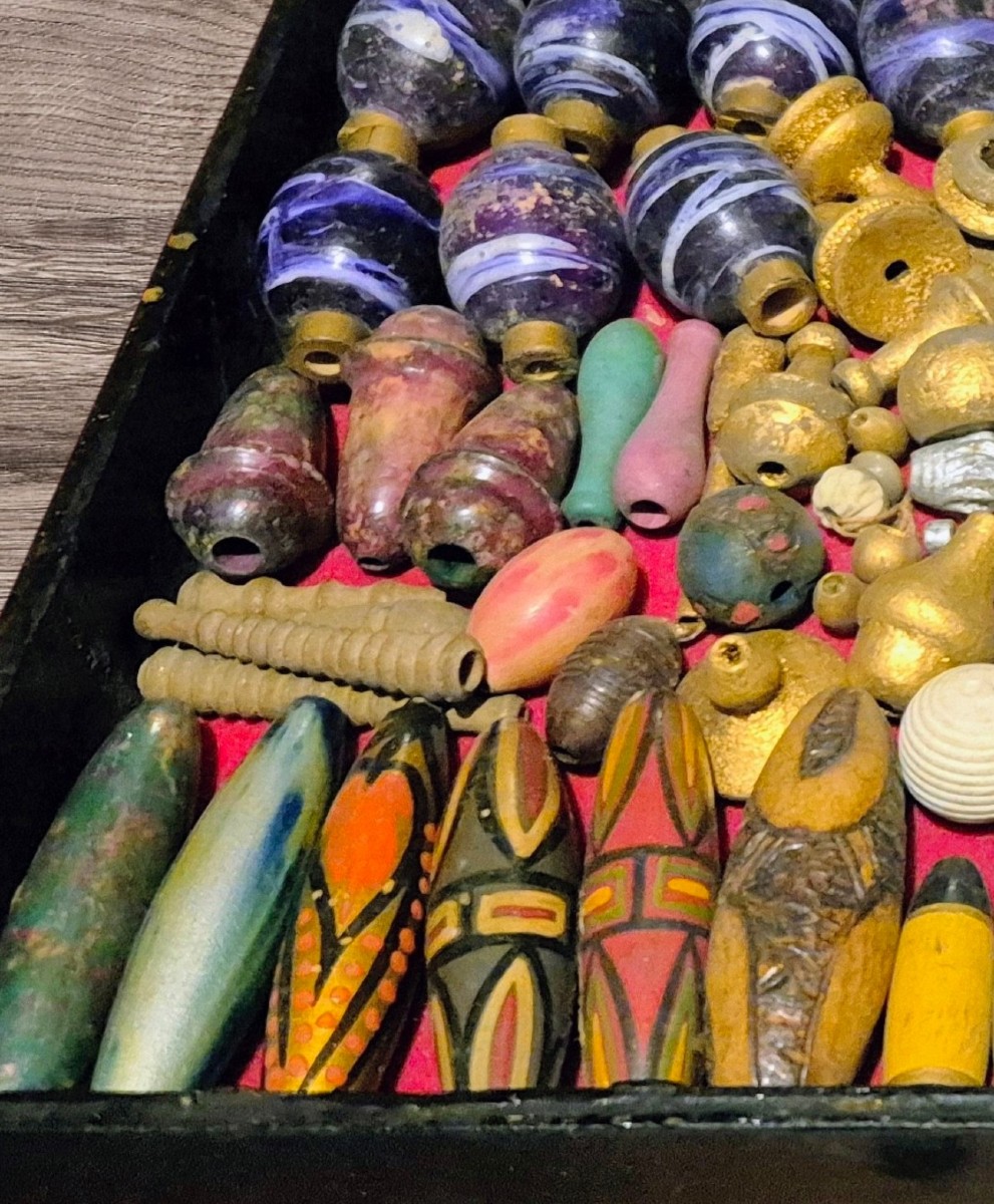 Perles en bois polychromes - Art populaire de l'Europe de l'est -photo-2