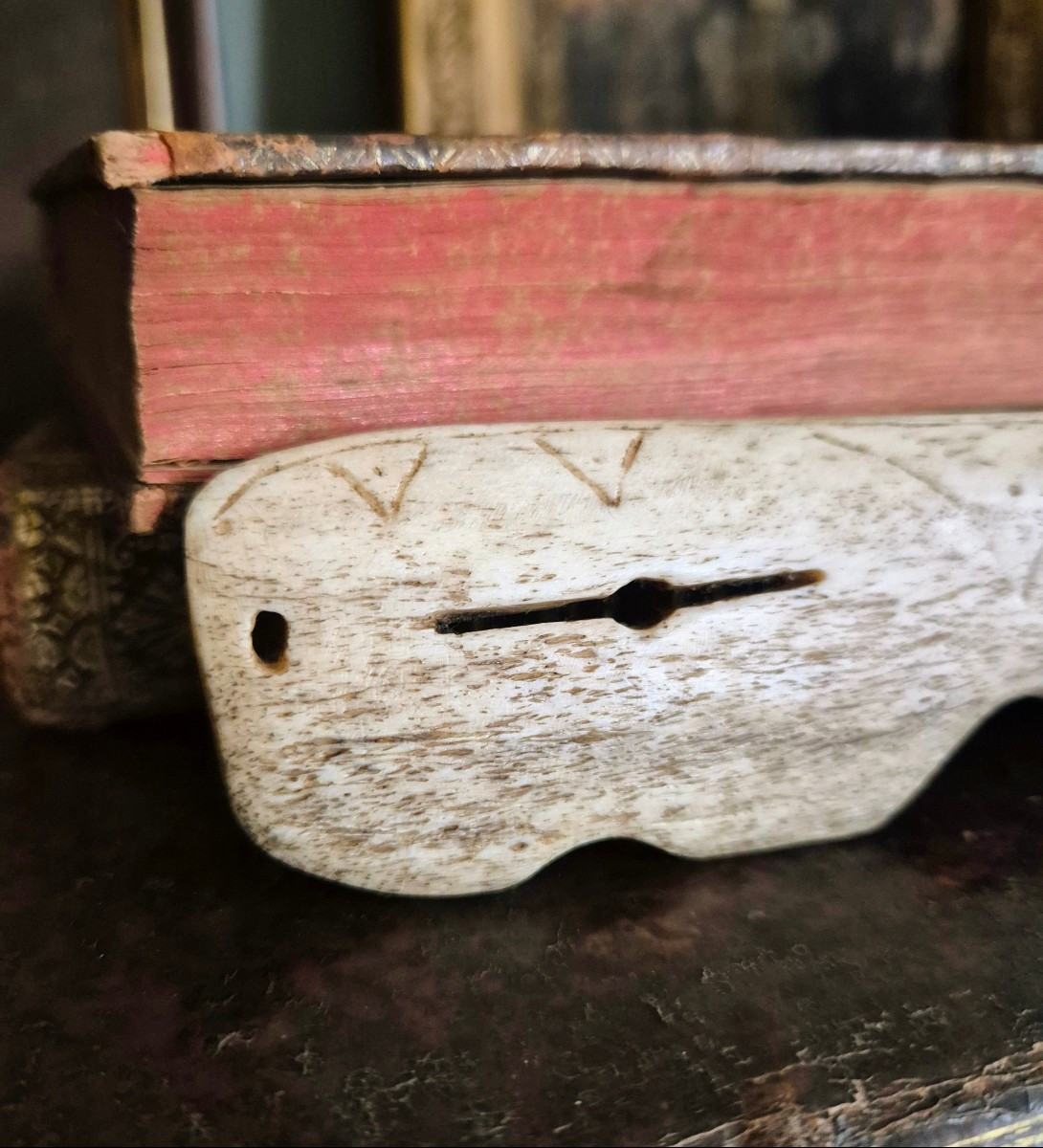 Pair Of Inuit Bone Glasses, 20th Century -photo-3