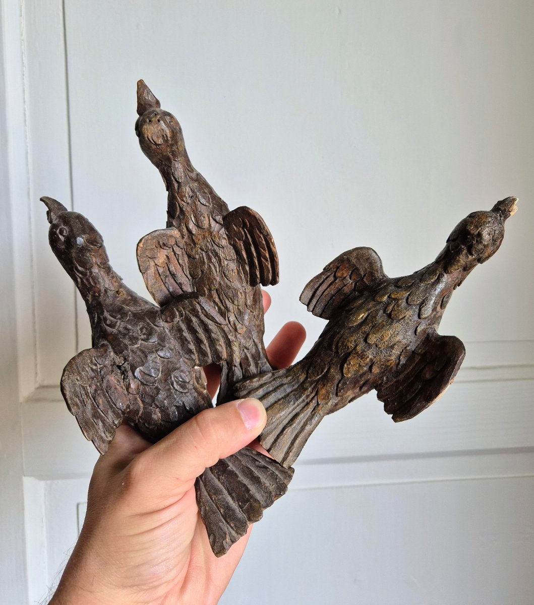 Three Small Carved Wooden Birds From The 18th Century, Representing Religious Doves-photo-4