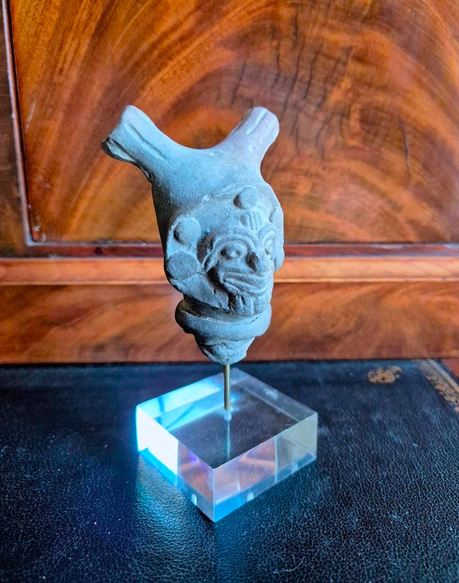 Tête Ocarina anthropomorphe en terre cuite – Tumaco XIV-XVe siècle