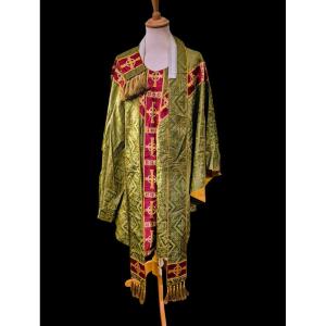 Ihs Chasuble And Accessories – Priestly Vestments 