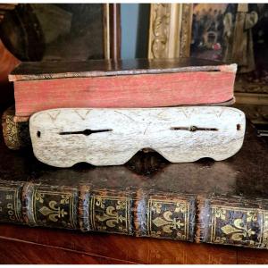 Paire de lunettes inuit en os