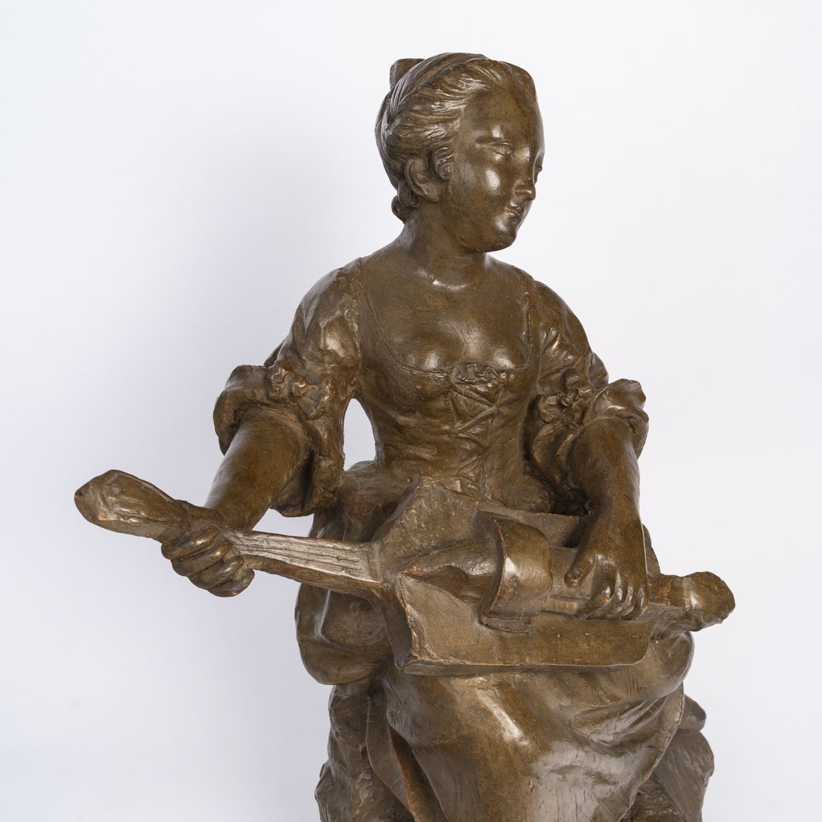 Terre cuite, Jeune femme à la mandoline, époque XIXe siècle, de style Louis XV.-photo-2