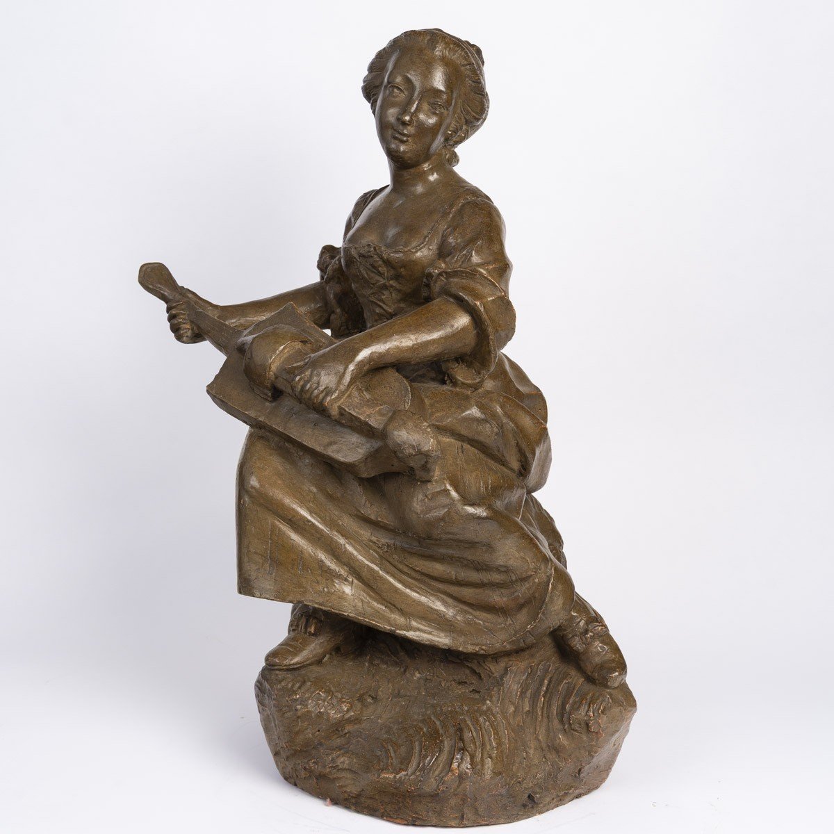 Terre cuite, Jeune femme à la mandoline, époque XIXe siècle, de style Louis XV.-photo-4