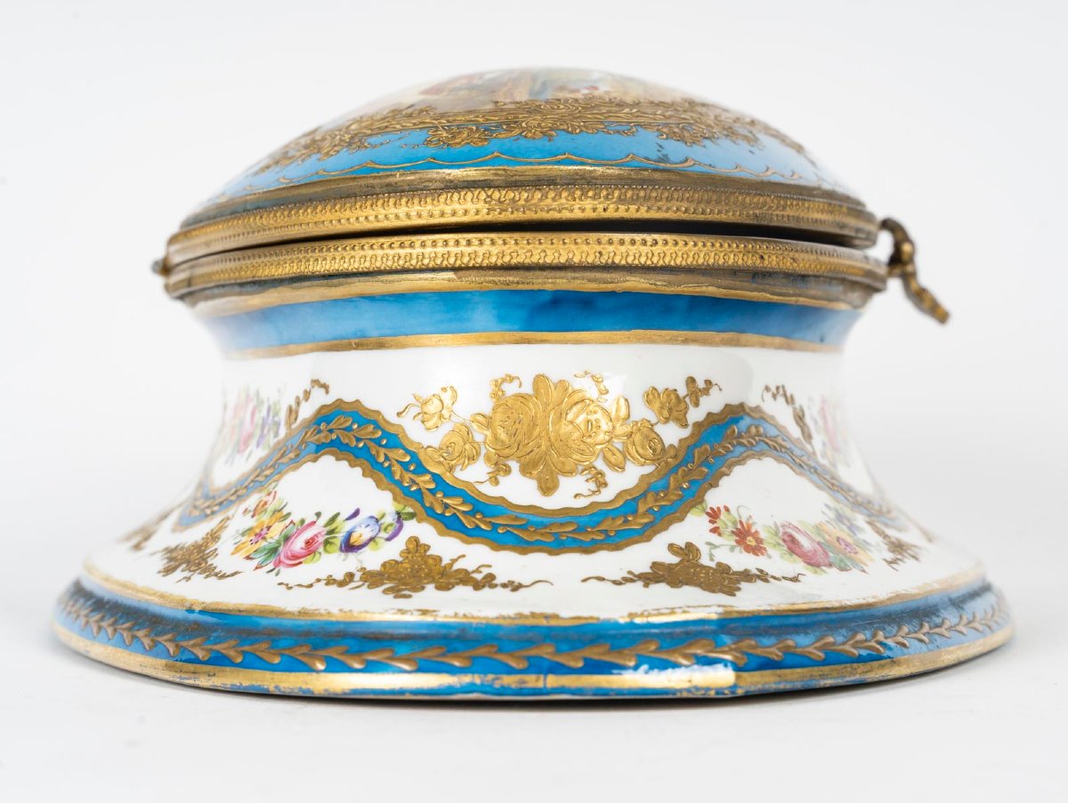 Louis XV-style Porcelain Box – 19th Century-photo-1