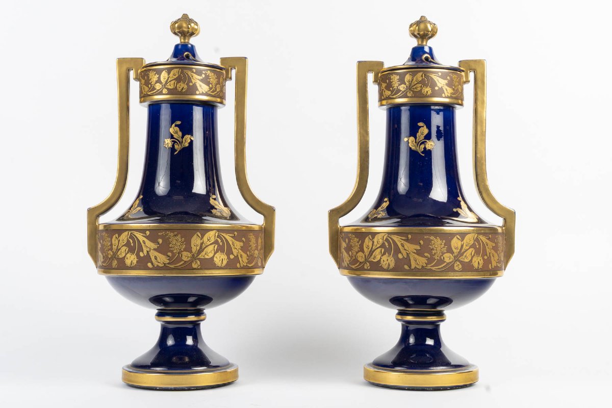 Pair Of Lidded Vases Made Of Cobalt-blue Porcelain – Manufacture Jaget & Pinon, Decorated By Paul Mathi-photo-2