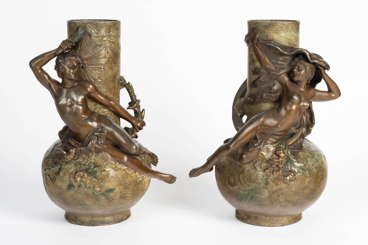 Paire de vases Art nouveau en régule polychrome - signés L. Moreau, début du XXe siècle