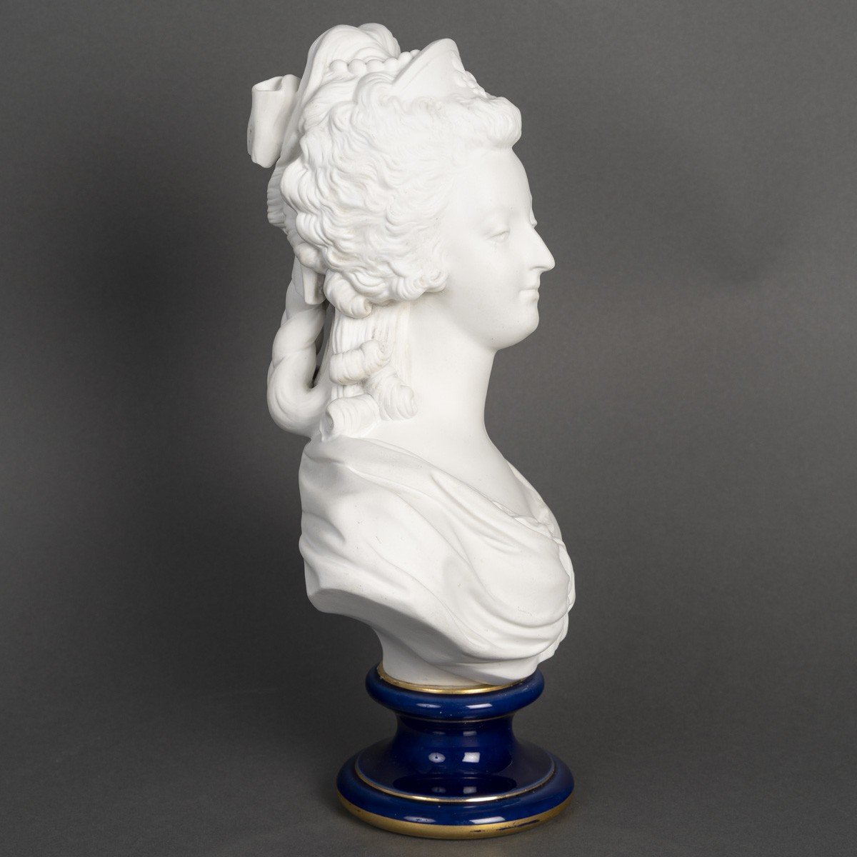 Bust Of Marie-antoinette In Sèvres Biscuit Porcelain On A Pedestal, Dated 1868-photo-2