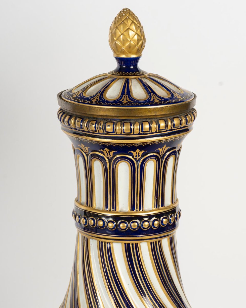 Pair Of Large Twisted Vases Made Of Painted And Gilded Porcelain, 19th Century-photo-2