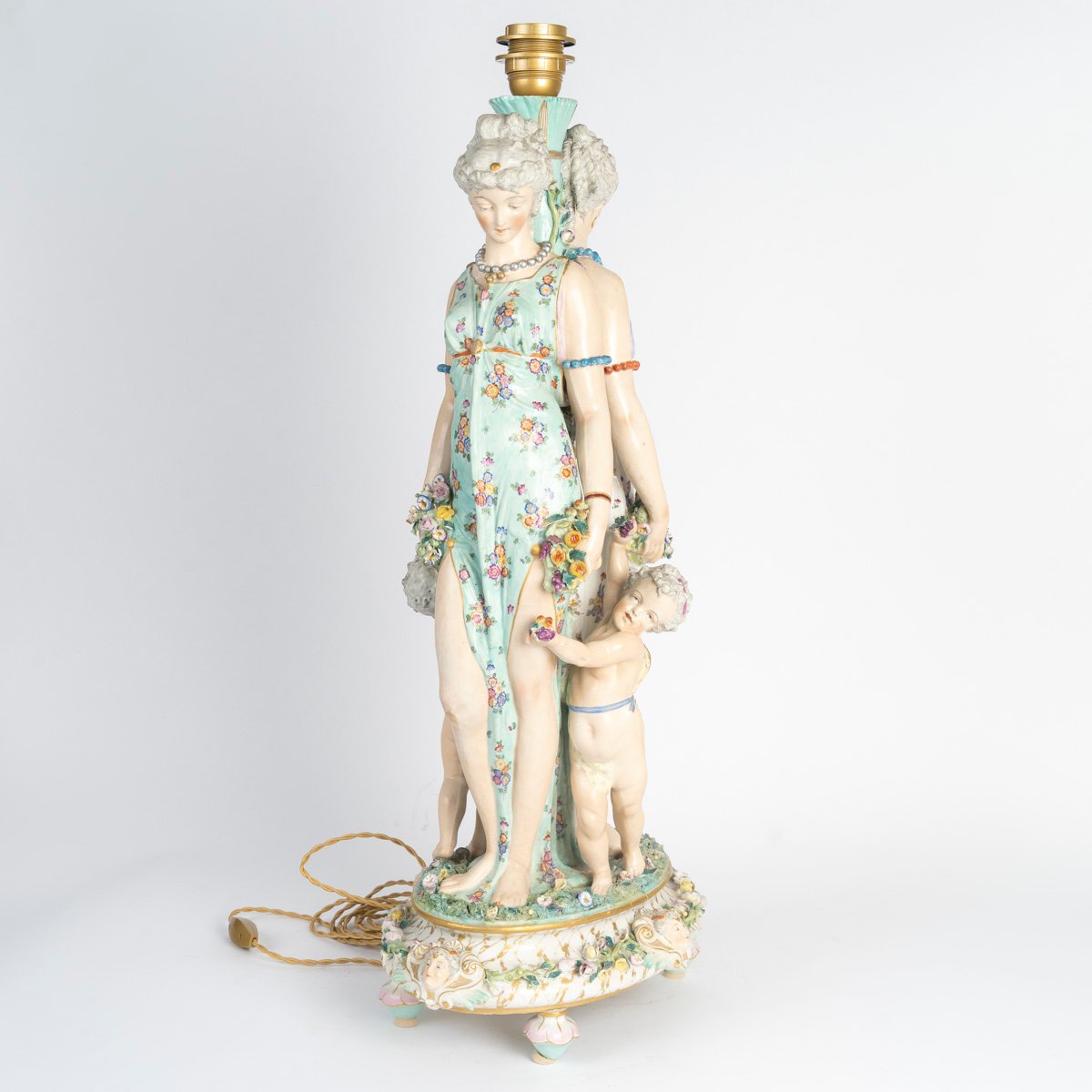 Saxon Porcelain Lamp Decorated With Two Young Women And Two Putti, Late 19th Century-photo-3