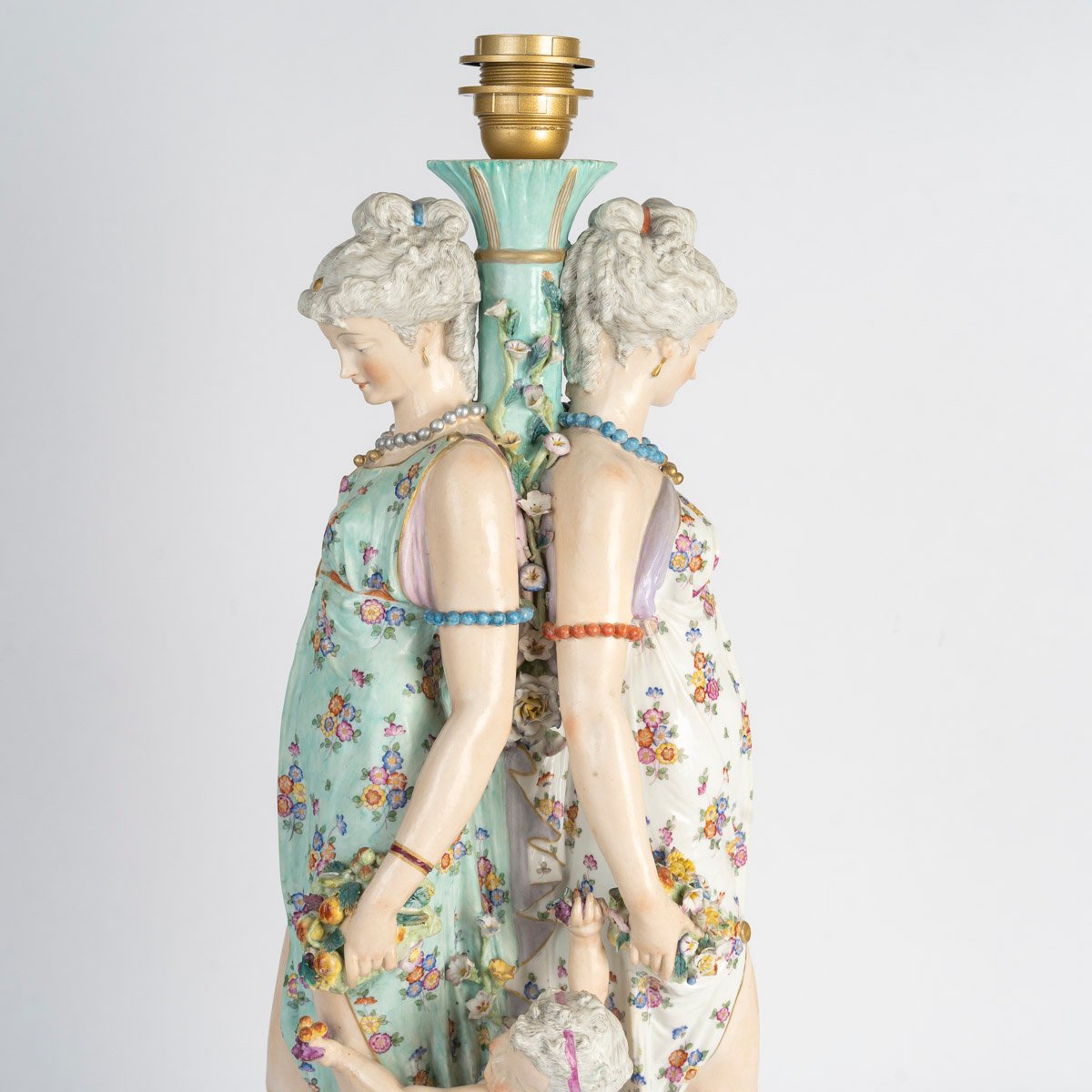 Saxon Porcelain Lamp Decorated With Two Young Women And Two Putti, Late 19th Century-photo-1