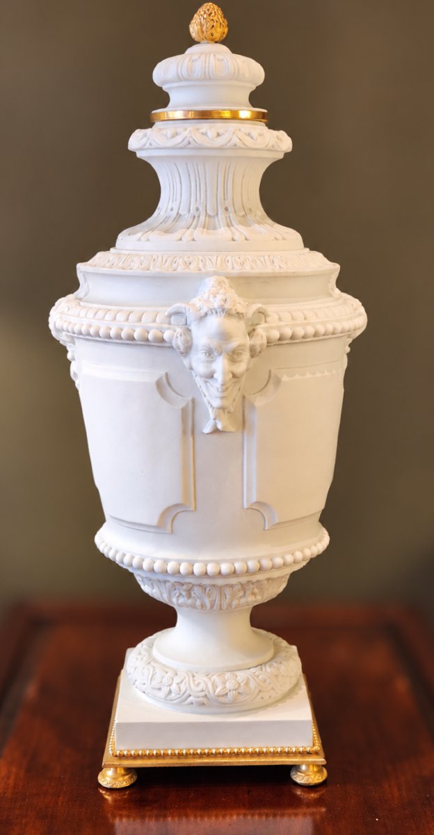 Paire de vases en Biscuit,  fin du XIXᵉ siècle-photo-2
