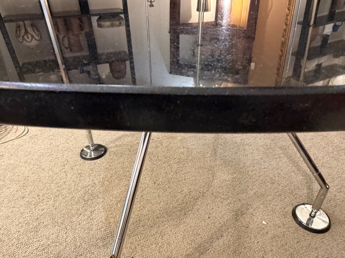 Table Nomos de Norman Foster pour Tecno, commande spéciale en granite du Zimbabwe, Italie-photo-4