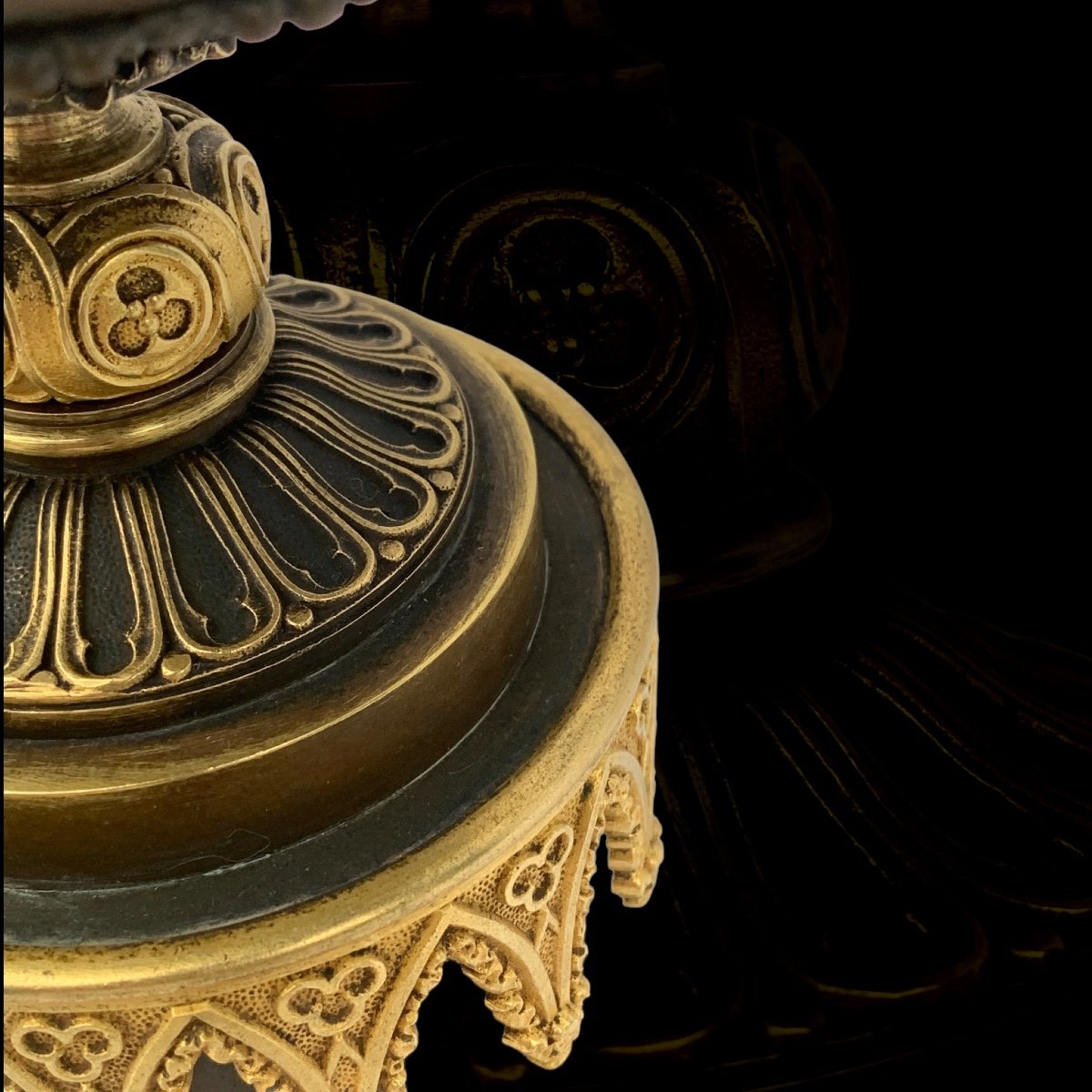 Paire De Tazze En Bronze Dore’ Et Bruni. -photo-3