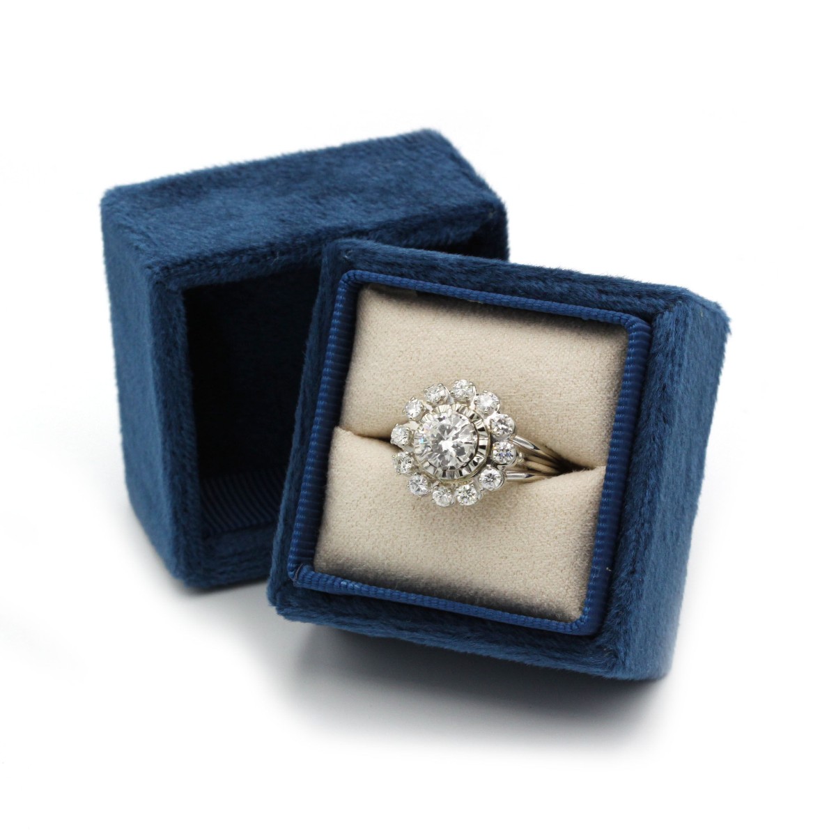 Bague vintage milieu du XXᵉ siècle (années 1950–60) en or 18 K et diamants, centre 0.80 carats -photo-1